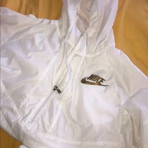 “SOLD” White Nike Windbreaker